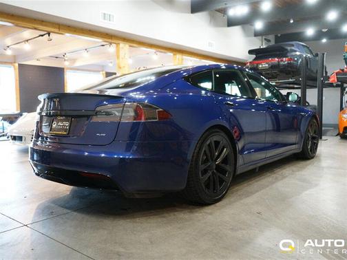2022 Tesla Model S Plaid