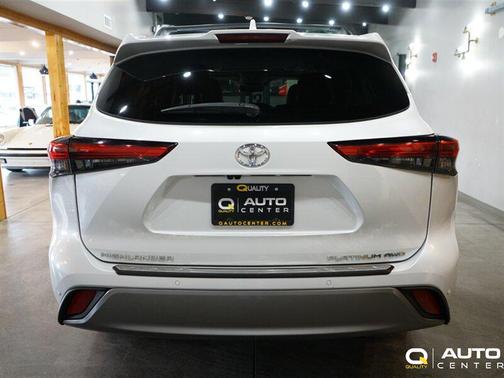 2022 Toyota Highlander Platinum