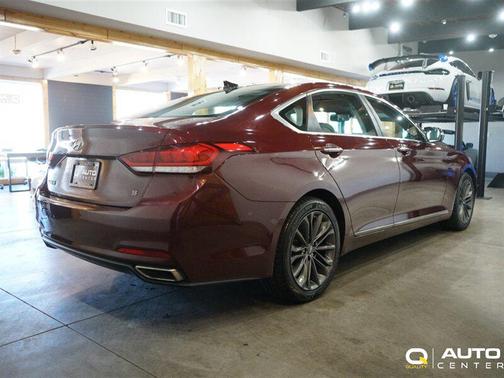 Pamplona Red 2015 Hyundai Genesis 3.8
