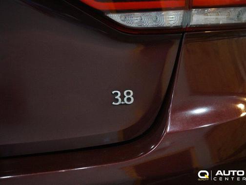 Pamplona Red 2015 Hyundai Genesis 3.8