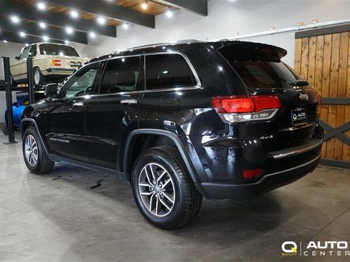 Diamond Black Crystal Pearl 2021 Jeep Grand Cherokee Limited