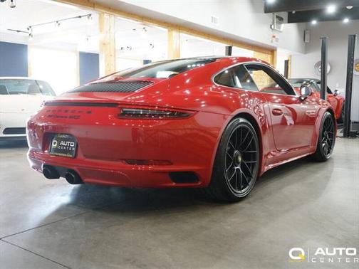 2018 Porsche 911 Carrera GTS