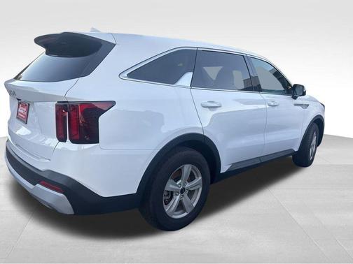 2024 Kia Sorento LX