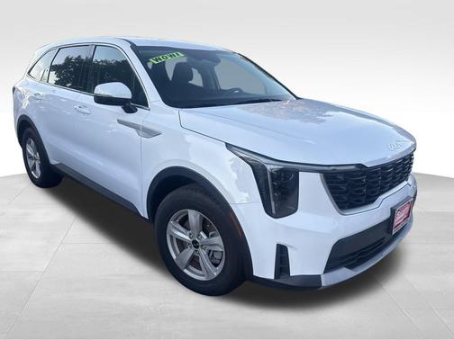 2024 Kia Sorento LX