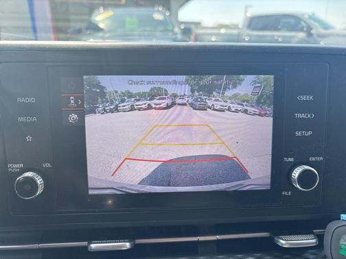 2023 Kia Carnival LX