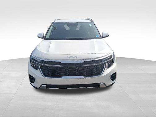 Snow White Pearl 2025 Kia Seltos S