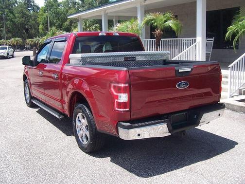 Ruby Red Metallic Tinted Clearcoat/Magnetic 2018 Ford F-150 XLT