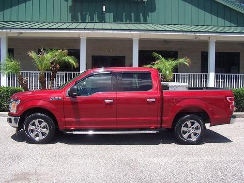 Ruby Red Metallic Tinted Clearcoat/Magnetic 2018 Ford F-150 XLT