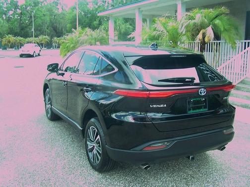 Black 2021 Toyota Venza LE