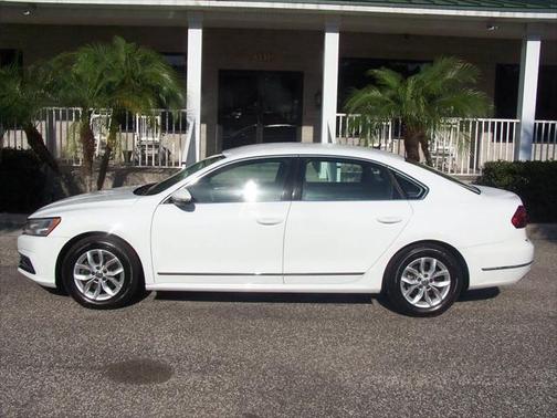 2017 Volkswagen Passat 1.8T S