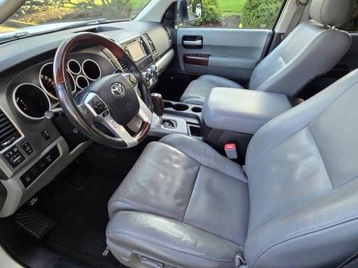 Blizzard Pearl 2016 Toyota Sequoia Platinum
