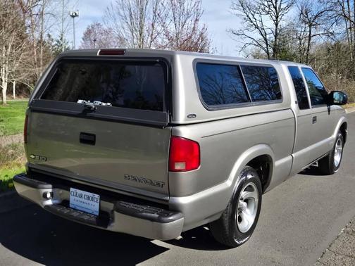 2003 Chevrolet S-10 Base