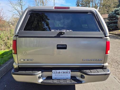 2003 Chevrolet S-10 Base