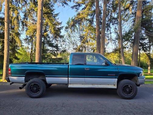 Emerald Green Pearl Coat 1998 Dodge Ram 2500 Base