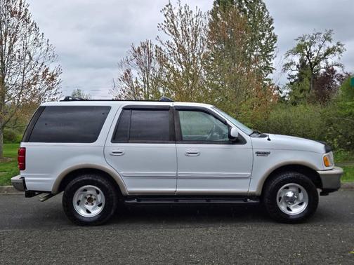Oxford White Clearcoat 1997 Ford Expedition XLT 4WD