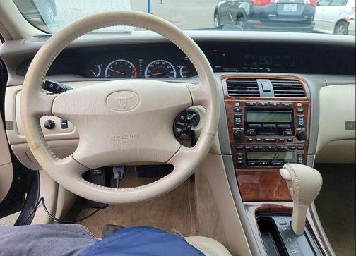 Black 2000 Toyota Avalon XLS