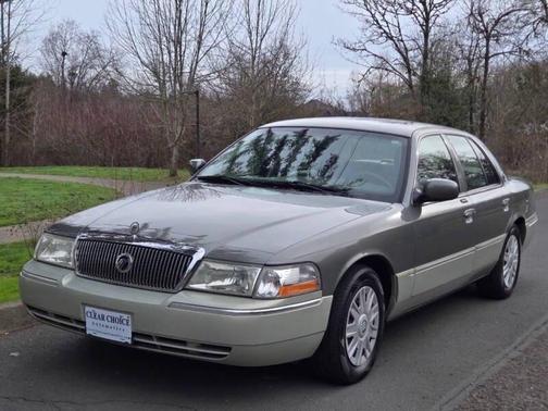 Gray 2004 Mercury Grand Marquis GS