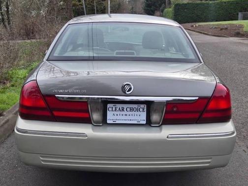 Gray 2004 Mercury Grand Marquis GS