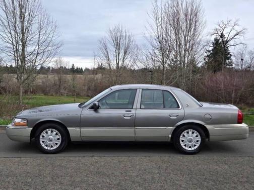 Gray 2004 Mercury Grand Marquis GS