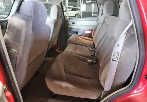 Victory Red 2000 Chevrolet Tahoe LS