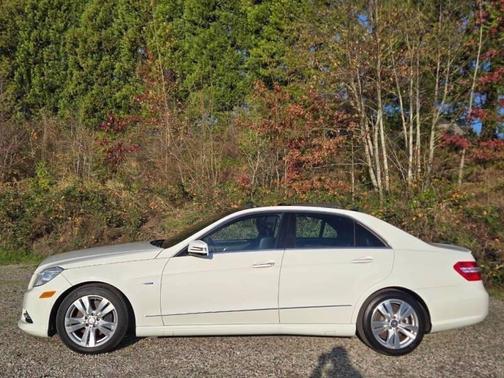 2012 Mercedes-Benz E-Class E 350 BlueTEC Luxury 4dr Sedan