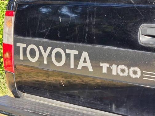 Black 1998 Toyota T100 SR5 2dr 4WD Extended Cab SB