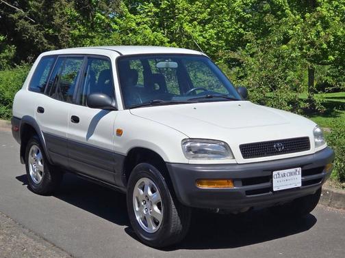 White 1996 Toyota RAV4 Base