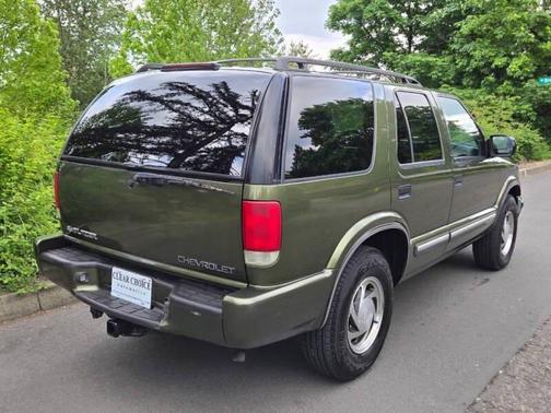 Medium Sage Green Metallic 2001 Chevrolet Blazer LT