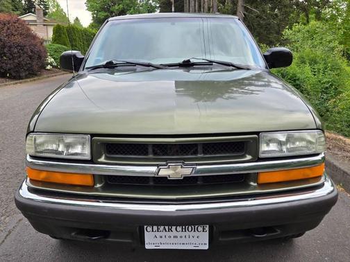 Medium Sage Green Metallic 2001 Chevrolet Blazer LT