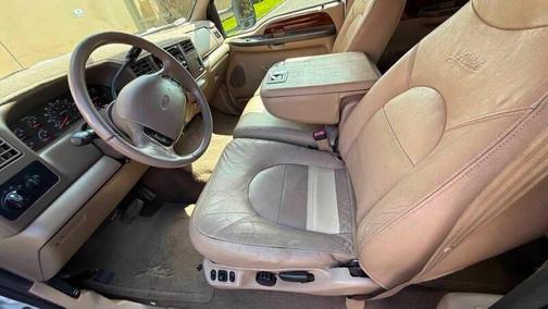 Oxford White Clearcoat 2000 Ford F-350 Lariat
