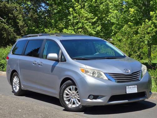 Charcoal 2012 Toyota Sienna XLE