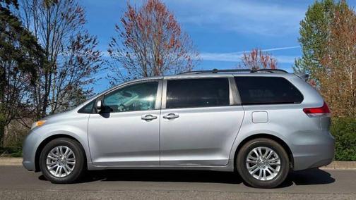 Charcoal 2012 Toyota Sienna XLE