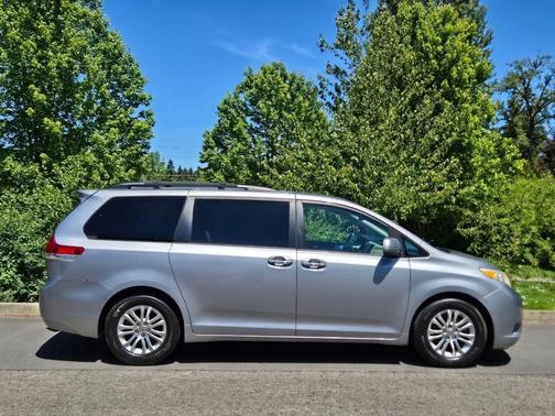 Charcoal 2012 Toyota Sienna XLE