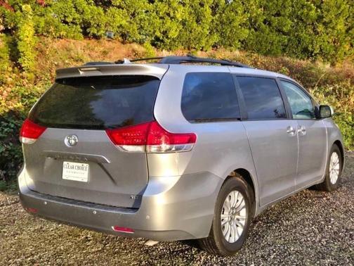 2012 Toyota Sienna XLE
