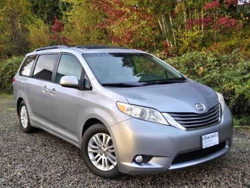 2012 Toyota Sienna XLE