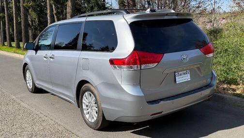 2012 Toyota Sienna XLE