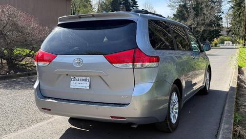 2012 Toyota Sienna XLE