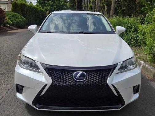 White 2015 Lexus CT 200h Base 4dr Hatchback