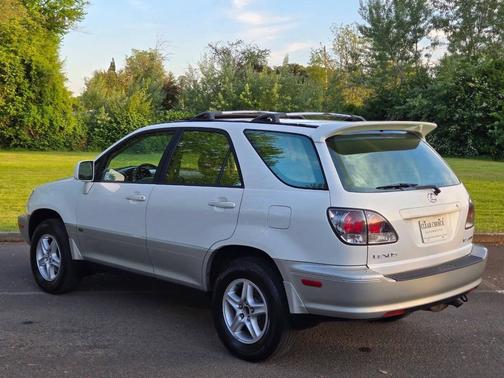 White Gold Crystal 2001 Lexus RX 300 Base