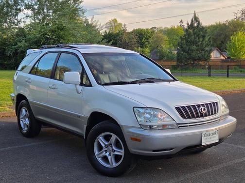 White Gold Crystal 2001 Lexus RX 300 Base