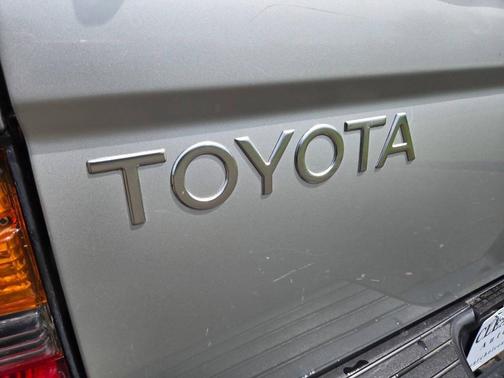 Lunar Mist Metallic 2002 Toyota Tacoma Base
