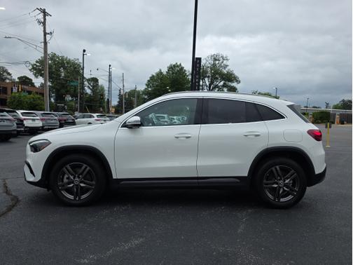 Polar White 2026 Mercedes-Benz GLA 250