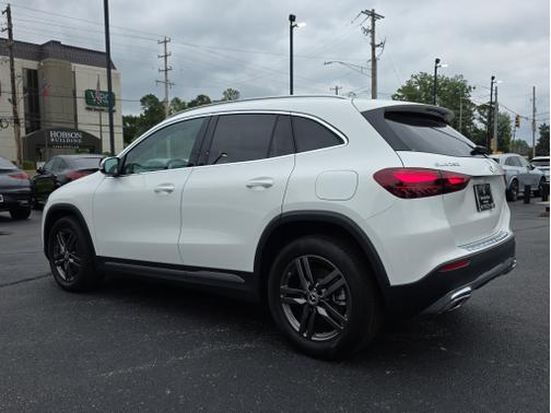 Polar White 2026 Mercedes-Benz GLA 250