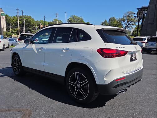 2025 Mercedes-Benz GLA 250 
