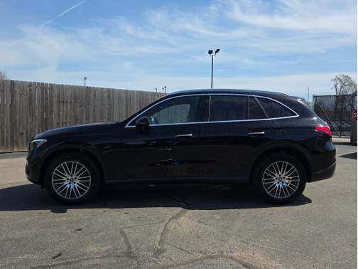 2026 Mercedes-Benz GLC 300 4MATIC