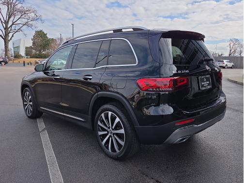 2022 Mercedes-Benz GLB 250 