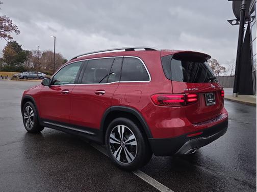 2025 Mercedes-Benz GLB 250 