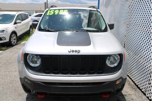 Glacier Metallic 2016 Jeep Renegade Trailhawk