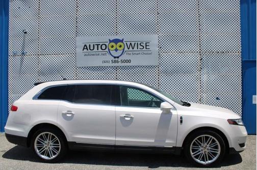 White Platinum Metallic Tri-Coat 2018 Lincoln MKT Reserve