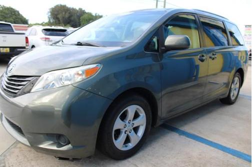 Predawn Gray Mica 2014 Toyota Sienna LE